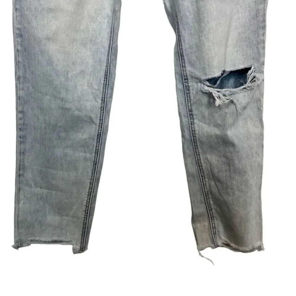 AMERICAN EAGLE MOM JEAN High Rise Distressed Light Blue Wash Raw Hem Jeans sz 4